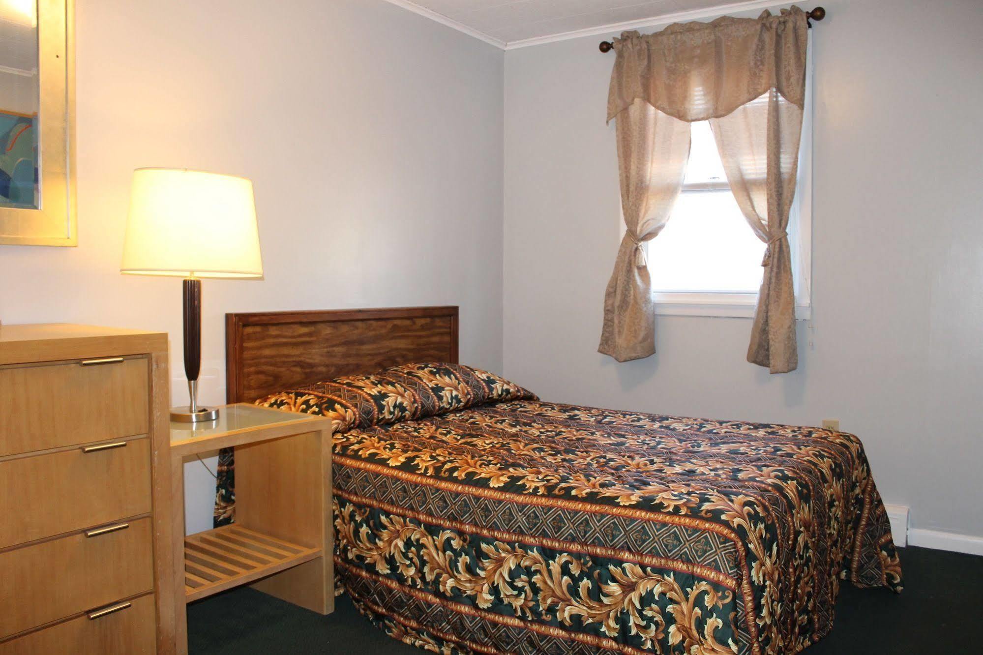 Motel Montreal Lake George Exteriér fotografie
